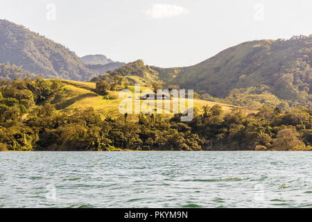 Una tipica vista in La Fortuna in Costa Rica. Foto Stock