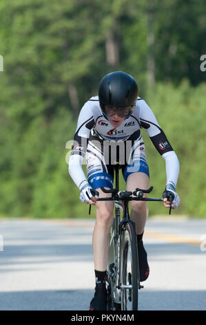 Stati Uniti - 21 Giugno: Justin Mauch di HPC Elenco / Bicicletta Outfitters durante il TT race a USA Ciclismo Juniors U23 Elite cittadini su strada in agost Foto Stock