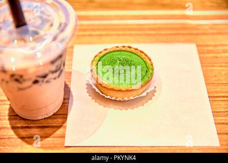 Latte e tè macha cheesecake. Foto Stock