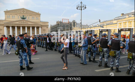 La polizia per le strade di Mosca Teatro Bolshoi Foto Stock