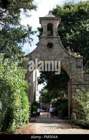 Il gateway per ragazzo Cliffe House, Warwick, Warwickshire, Inghilterra, Regno Unito Foto Stock