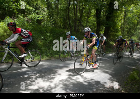 Stati Uniti - 21 Aprile: Il Poolesville bicicletta da corsa su strada in Poolsville Maryland. (Foto di Douglas Graham/Luce selvatici foto). Foto Stock