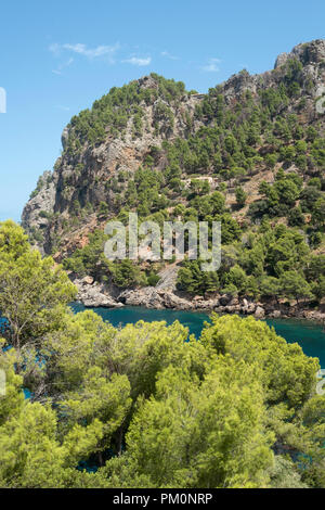 Cala Tuent nelle montagne Tramuntana di Mallorca Foto Stock