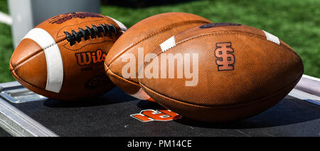 Berkeley, California, Stati Uniti d'America. Xv Sep, 2018. Stato di Idaho palle prima di NCAA Football gioco tra la stato di Idaho Bengals e l'Università della California Berkeley Golden porta alla California Memorial Stadium di Berkeley, in California. Chris Brown/CSM/Alamy Live News Foto Stock