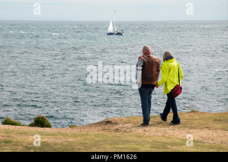 Portland Bill. Il 16 settembre 2018. Regno Unito: Meteo persone godono di una posizione soleggiata, inizio autunno il giorno al Portland Bill Credito: stuart fretwell/Alamy Live News Foto Stock