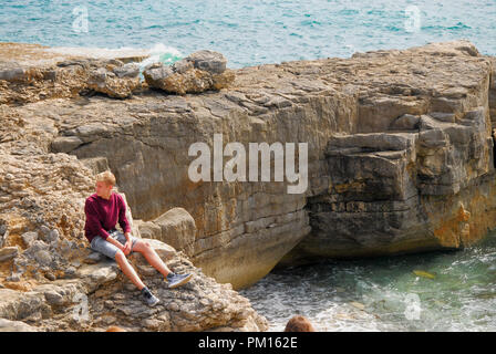 Portland Bill. Il 16 settembre 2018. Regno Unito: Meteo persone godono di una posizione soleggiata, inizio autunno il giorno al Portland Bill Credito: stuart fretwell/Alamy Live News Foto Stock