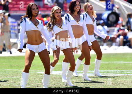 Los Angeles, CA, Stati Uniti d'America. Xvi Sep, 2018. Los Angeles Rams Cheerleaders eseguire durante la NFL Football partita contro l'Arizona Cardinals presso il Los Angeles Memorial Coliseum di Los Angeles, California.Mandatory Photo credit: Louis Lopez/CSM/Alamy Live News Foto Stock