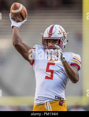 College Station, Texas, Stati Uniti d'America. Xv Sep, 2018. Louisiana-Monroe ricevitore Warhawks CJ Fletcher (5) genera una passata prima di NCAA Football gioco tra il Louisiana-Monroe Warhawks e Texas A&M Aggies a Kyle Campo in College Station, Texas. Prentice C. James/CSM/Alamy Live News Foto Stock