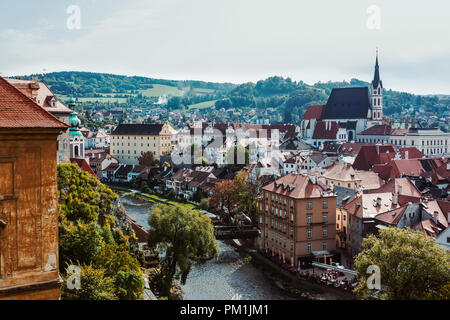 Ceca campagna del piccolo borgo, Cesky Krumlov in autunno Foto Stock