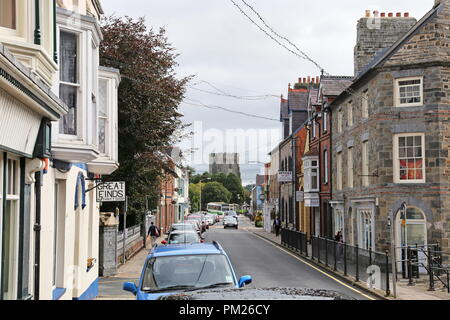 Priory Street e la chiesa di Santa Maria, cardigan, Cardigan Bay, Ceredigion, il Galles, la Gran Bretagna, Regno Unito, Gran Bretagna, Europa Foto Stock
