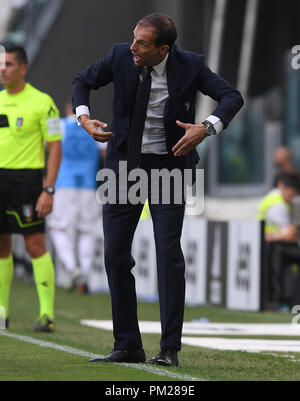 Torino, Italia. Xvi Sep, 2018. FC Juventus' allenatore Massimiliano Allegri gesti durante la serie di una partita di calcio tra Juventus FC e Sassuolo a Torino, Italia, Sett. 16, 2018. La Juve ha vinto 2-1. Credito: Alberto Lingria/Xinhua/Alamy Live News Foto Stock