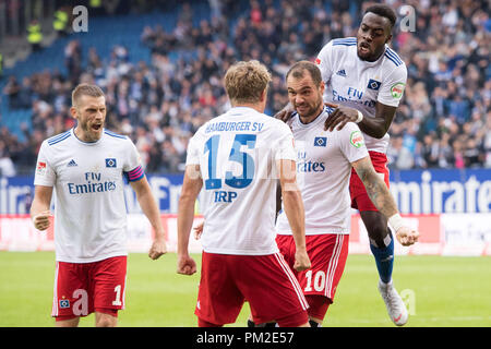 Portiere LASOGGA Pierre-Michel (2a destra a sinistra, HH) festeggia con Jann-Fiete ARP (secondo da sinistra, HH), Khaled NAREY (destra, HH) e Aaron HUNT (HH) oltre la meta per 1 : 1 la compensazione per l'HSV Amburgo Amburgo Amburgo, giubilo, allegria, tifo, gioia, entusiasmo, celebrare, goaljubel, mezza figura, mezza figura, calcio seconda Bundesliga, quinta giornata, Hamburg Amburgo Amburgo (HH) - FC Heidenheim (HDH ) 3: 2, su 15.09.2018 in Hamburg / Germania. € | Utilizzo di tutto il mondo Foto Stock