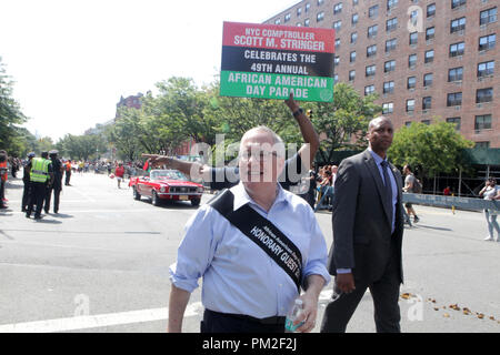 New York, New York, Stati Uniti d'America. Xvi Sep, 2018. New York City Comptroller Scott Stringer assiste la xlviii annuale americano africano parata del giorno il 16 settembre 2018 nella città di New York la sezione di Harlem, a New York. Credito: Mpi43/media/punzone Alamy Live News Foto Stock