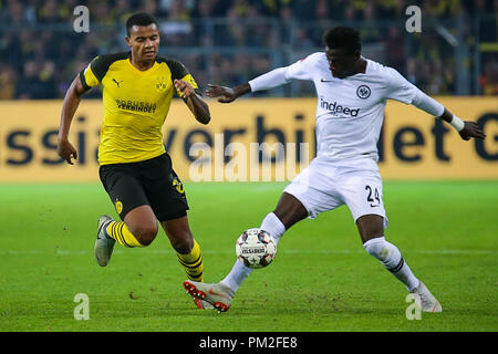 Dortmund, Germania 14 settembre 2018: 1. BL - 18/19 - Borussia Dortmund vs. Dortmund. Eintracht Frankfurt li. in duelli Manuel Akanji (Borussia Dortmund) e Danny da Costa (Eintracht Francoforte) DFL regolamenti vietano qualsiasi uso di fotografie come sequenze di immagini e / o quasi-video. | Utilizzo di tutto il mondo Foto Stock