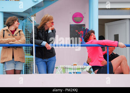 Portland. Xvii Settembre 2018. Miss High Leg Kick "Portland Promettes' combinare danza, musica, commedia & generale "howing off' in corrispondenza di varie posizioni sull'isola, tra cui Portland Bill Credito: stuart fretwell/Alamy Live News Foto Stock