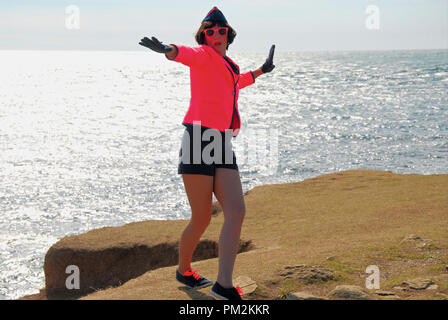 Portland. Xvii Settembre 2018. Miss High Leg Kick "Portland Promettes' combinare danza, musica, commedia & generale "howing off' in corrispondenza di varie posizioni sull'isola, tra cui Portland Bill Credito: stuart fretwell/Alamy Live News Foto Stock