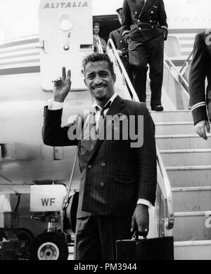 Sammy Davis Jr. circa 1966. Riferimento al file # 1271 011THA © CCR /Hollywood Archivio - Tutti i diritti riservati Foto Stock