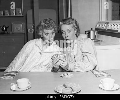 Lucille Ball e Vivian Vance, 'I Love Lucy' circa 1951. Riferimento al file # 30732 496 THA Foto Stock