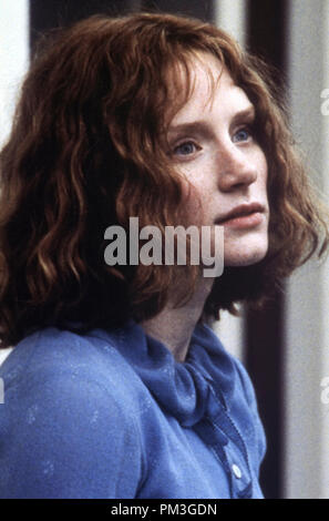 Film still da 'Villaggio' Bryce Dallas Howard © 2004 Touchstone Pictures Photo credit: Frank Masi Riferimento File # 307351066THA per solo uso editoriale - Tutti i diritti riservati Foto Stock