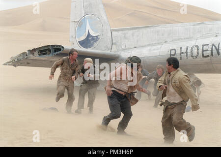 Film still da 'volo di Phoenix " Dennis Quaid, Giovanni Ribisi, Kevork Malikyan, Miranda Otto, Scott Michael Campbell, Jacob Vargas, Hugh Laurie © 2004 Twentieth Century Fox Photo credit: Egon Endrenyi Riferimento File # 30735904THA per solo uso editoriale - Tutti i diritti riservati Foto Stock