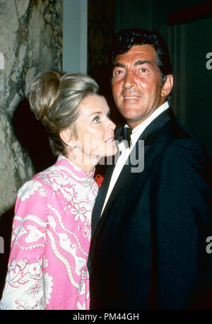 Dean Martin e la moglie Jeanne Martin, circa 1967. Riferimento al file #1023 007THA © CCR /Hollywood Archivio - Tutti i diritti riservati. Foto Stock