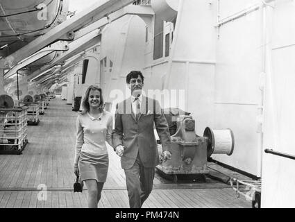 Hayley Mills e Roy Boulting, circa 1969 Riferimento File # 1100 010THA Foto Stock