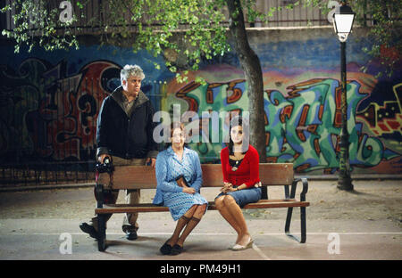 "Volver" il regista Pedro Almodovar, Carmen Maura, Penelope Cruz © 2006 Sony Pictures Entertainment Foto Stock