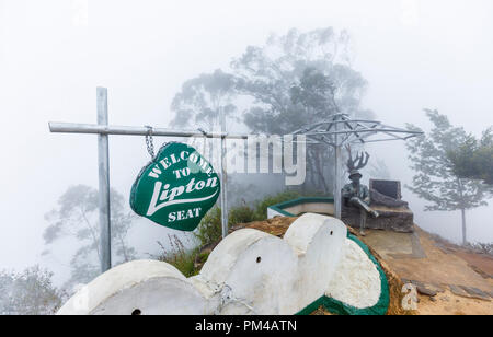 Benvenuto a Lipton sede segno a Lipton il sedile, un alto punto di osservazione nella piantagione di the hills, Dambethenna, Haputale, Uva Provincia dello Sri Lanka Foto Stock