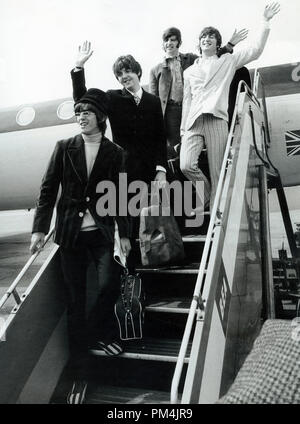 I Beatles, George Harrison, Paul McCartney e Ringo Starr e John Lennon, giugno1966. Riferimento al file #1013 012 THA © CCR /Hollywood Archivio - Tutti i diritti riservati. Foto Stock