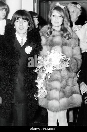 Beatle George Harrison, al suo matrimonio al modello tortino Boyd presso la Epsom Surrey, Regno Unito,1966. Riferimento al file #1013 123 THA © CCR /Hollywood Archivio - Tutti i diritti riservati. Foto Stock