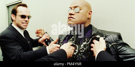 Film still / Pubblicità ancora da "Matrix Reloaded' Hugo Weaving, Laurence Fishburne © 2003 Warner Brothers Riferimento File # 30753315THA per solo uso editoriale - Tutti i diritti riservati Foto Stock