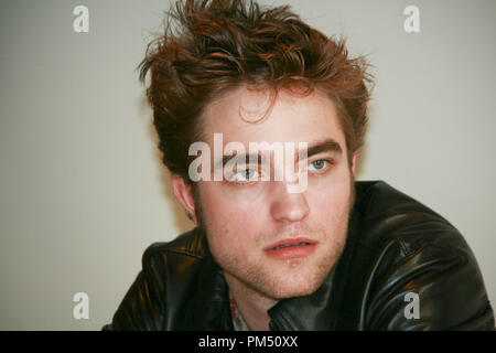 Robert Pattinson, 6 novembre 2009. La riproduzione da parte di American tabloid è assolutamente vietato. Riferimento al file # 30129 067CCR per solo uso editoriale - Tutti i diritti riservati Foto Stock