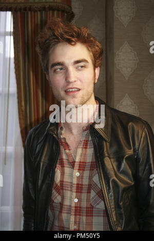 Robert Pattinson, 6 novembre 2009. La riproduzione da parte di American tabloid è assolutamente vietato. Riferimento al file # 30129 74CCR per solo uso editoriale - Tutti i diritti riservati Foto Stock