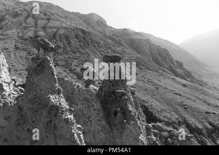 Pietra naturale formazioni rocciose 'Stone funghi" nella valle del fiume Chulyshman, Ulagansky District, Altai Repubblica, Russia Foto Stock