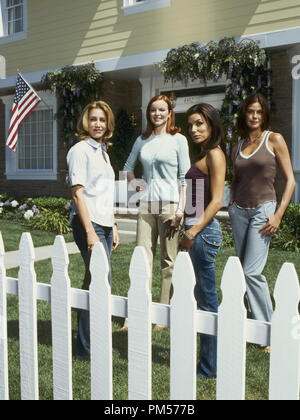 Studio Pubblicità ancora da 'Desperate casalinghe' Felicity Huffman Marcia Cross, Eva Longoria, Teri Hatcher © 2004 Touchstone Riferimento File # 307351581THA per solo uso editoriale - Tutti i diritti riservati Foto Stock