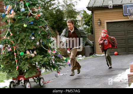 Studio Pubblicità ancora da 'Natale con la Kranks' Tim Allen, Erick Per Sullivan Photo credit: Zade Rosenthal 2004 Columbia Riferimento File # 307351653THA per solo uso editoriale - Tutti i diritti riservati Foto Stock