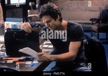 Film still da '13 andando su 30' Mark Ruffalo © 2004 Revolution Studios Photo credit: Tracy Bennett Riferimento File # 30735385THA per solo uso editoriale - Tutti i diritti riservati Foto Stock