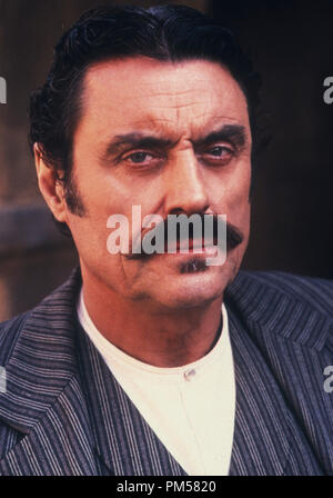 Film still da 'Deadwood' Ian McShane © 2004 HBO Photo credit: Prashant Gupta Riferimento File # 30735534THA per solo uso editoriale - Tutti i diritti riservati Foto Stock