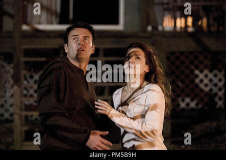 Film still da "premonizione" Julian McMahon, Sandra Bullock © 2007 TriStar Pictures Photo credit: Ron Batzdorff Riferimento File # 30738520THA per solo uso editoriale - Tutti i diritti riservati Foto Stock