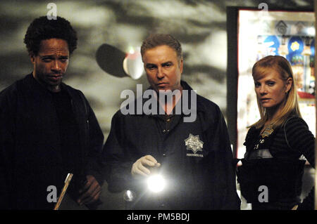 Film still da "CSI: Scena del crimine" (episodio: occhi vuoti) Gary Dourdan, William Petersen, Marg Helgenberger 2007 Photo credit: Ron Jaffe Riferimento File # 30738588THA per solo uso editoriale - Tutti i diritti riservati Foto Stock