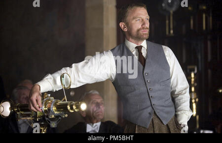 Film still da 'The Golden Compass' Daniel Craig © 2007 New Line Cinema Photo credit: Laurie Sparham Riferimento File # 30738664THA per solo uso editoriale - Tutti i diritti riservati Foto Stock