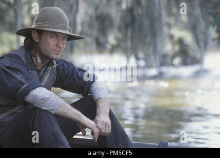 Film still / Pubblicità ancora da 'Cold Mountain' Jude Law © 2003 Miramax Photo credit: Demmie Todd Riferimento File # 30753036THA per solo uso editoriale - Tutti i diritti riservati Foto Stock