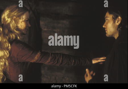 Film still / Pubblicità ancora da 'Cold Mountain" Nicole Kidman, Jude Law © 2003 Miramax Photo credit: Phil Bray Riferimento File # 30753044THA per solo uso editoriale - Tutti i diritti riservati Foto Stock