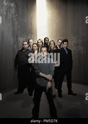 Studio Pubblicità ancora da '24' Carlos Bernard, Luigi Lombardi, James Morrison, Mary Lynn Rajskub, Kiefer Sutherland Kim Raver, Roger R. Croce, Jean Smart, Gregory Itzin 2005 Riferimento File # 307362370THA per solo uso editoriale - Tutti i diritti riservati Foto Stock