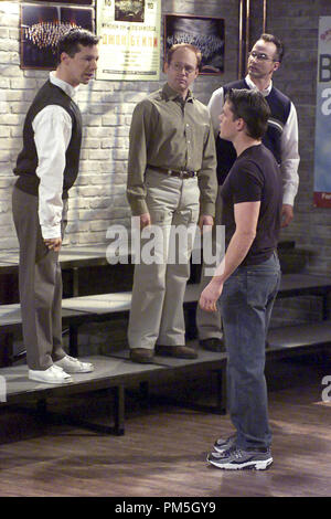 Studio Pubblicità ancora da "Volontà e grazia' episodio nome: 'Un coro giacciono' Sean Hayes, Matt Damon, Craig A. Meyer, Steve Goodwillie 2002 Photo credit: Chris Haston Riferimento File # 307541178THA per solo uso editoriale - Tutti i diritti riservati Foto Stock