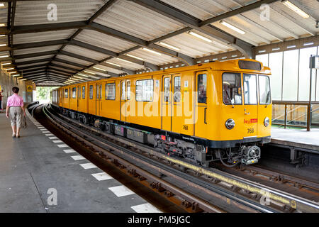 U-Bahnhof Möckernbrücke stazione ferroviaria di Berlino Foto Stock