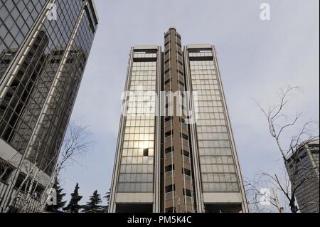 Milano (Italia), sobborghi settentrionali, vuota e mai utilizzato Office edifici costruiti negli anni ottanta dal controverso e discusso imprenditore Salvatore Ligresti Foto Stock