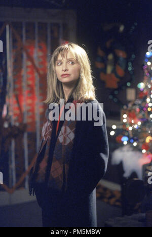 Film still / Pubblicità foto da 'Ally McBeal' episodio: "L'uomo con la BAG' Calista Flockhart Dicembre 11, 2000 File riferimento # 30846817THA per solo uso editoriale - Tutti i diritti riservati Foto Stock