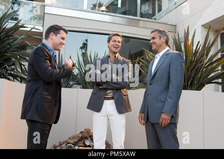 Studio Pubblicità ancora da 'Ocean's tredici' Matt Damon, Brad Pitt, George Clooney © 2007 Warner Photo credit: Melinda Sue Gordon Riferimento File # 307381281THA per solo uso editoriale - Tutti i diritti riservati Foto Stock