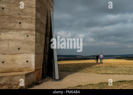 Il fratello Nicolao cappella fu costruita nel periodo dal 2005 al 2007 secondo i piani dell'architetto svizzero Peter Zumthor. Il client è il coltivatore famiglia Scheidtweiler. Foto Stock